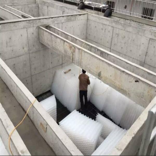 沉淀池斜管填料規格詳解與六角蜂窩斜管安裝示意圖——天億環保專業指南